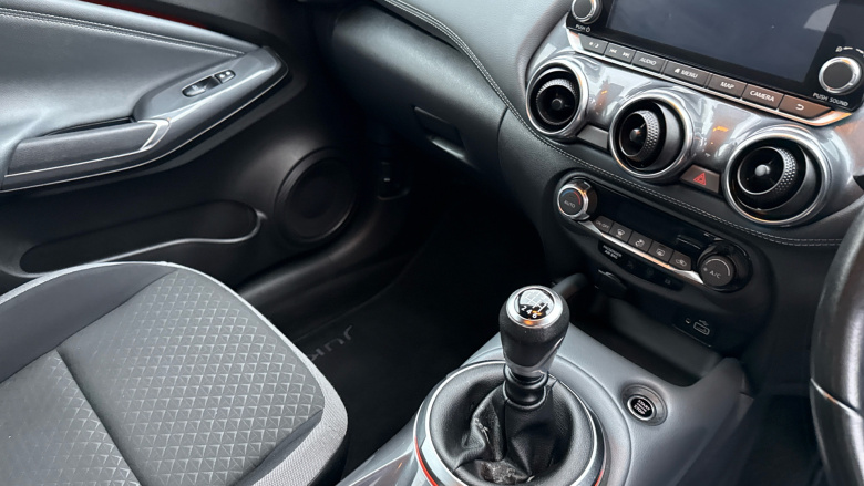 Nissan Juke 1.0 DiG-T N-Connecta 5dr Petrol Hatchback